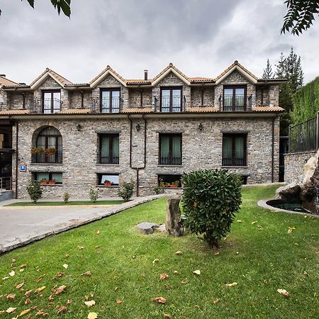 Hotel Villa Virginia Sabiñánigo Exterior foto