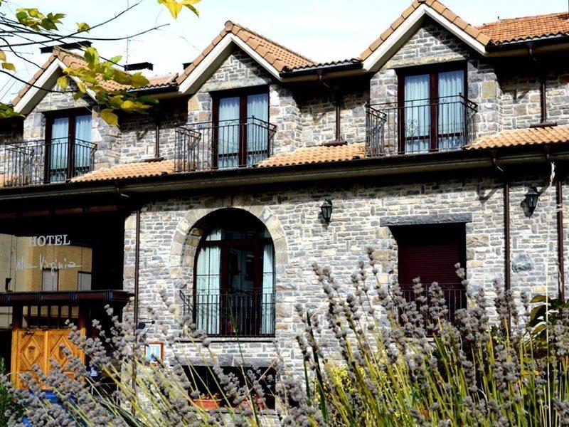 Hotel Villa Virginia Sabiñánigo Exterior foto